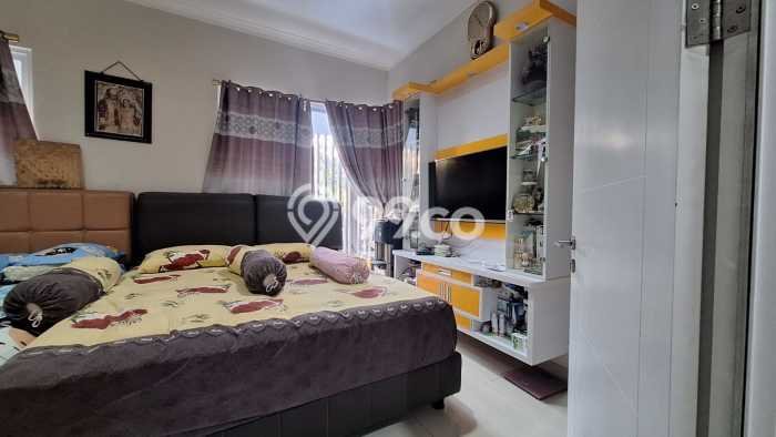 Jual Rumah Luas Megah Dengan View Eksklusif di Grand Wisata, Bekasi Jual Rumah Luas Megah Dengan View Eksklusif di Grand Wisata, Bekasi
