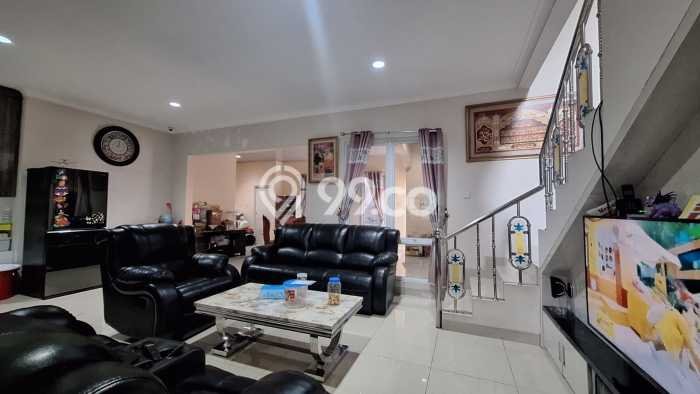 Jual Rumah Luas Megah Dengan View Eksklusif di Grand Wisata, Bekasi Jual Rumah Luas Megah Dengan View Eksklusif di Grand Wisata, Bekasi