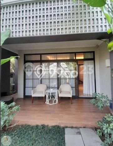 Rumah Lokasi Strategis di Podomoro Park Bandung, Bandung, LT 140m2m² Bangunan 147m2m² Rumah Lokasi Strategis di Podomoro Park Bandung, Bandung, LT 140m2m² Bangunan 147m2m²