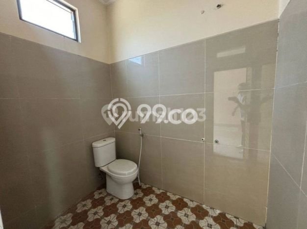 Ruko Kawasan Burangrang, Luas 300m2m², Disewakan, Pusat Komersial, Ready Operasional Ruko Kawasan Burangrang, Luas 300m2m², Disewakan, Pusat Komersial, Ready Operasional