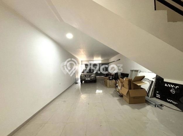 Ruko Kawasan Burangrang, Luas 300m2m², Disewakan, Pusat Komersial, Ready Operasional Ruko Kawasan Burangrang, Luas 300m2m², Disewakan, Pusat Komersial, Ready Operasional