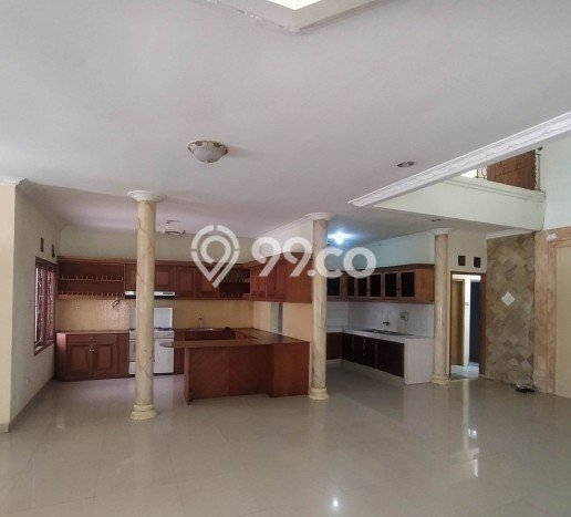 Rumah Nyaman di Arcamanik, Bandung, LT 240m2m² LB 200m2m² Rumah Nyaman di Arcamanik, Bandung, LT 240m2m² LB 200m2m²