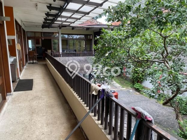 LOKASI PREMIUM! Ruko di Cihampelas, Luas 130m2m², Area Ramai LOKASI PREMIUM! Ruko di Cihampelas, Luas 130m2m², Area Ramai