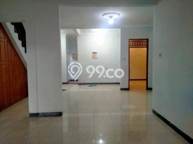 Lokasi terbaik! Rumah siap pakai dikontrakkan di Antapani LB 250m2 Lokasi terbaik! Rumah siap pakai dikontrakkan di Antapani LB 250m2