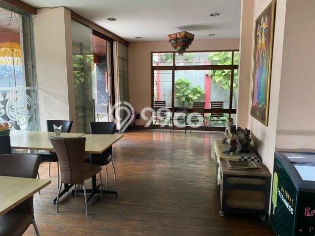 LOKASI PREMIUM! Ruko di Cihampelas, Luas 130m2m², Area Ramai LOKASI PREMIUM! Ruko di Cihampelas, Luas 130m2m², Area Ramai