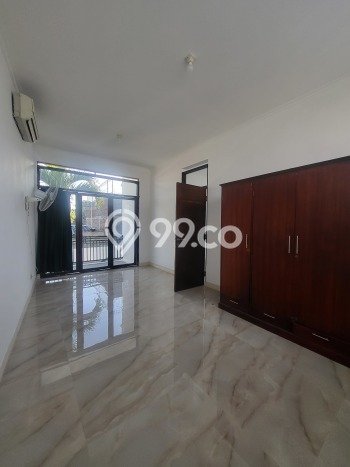 Hunian Nyaman 5 KT di , Bandung - Luas Tanah 228m2m² Hunian Nyaman 5 KT di , Bandung - Luas Tanah 228m2m²
