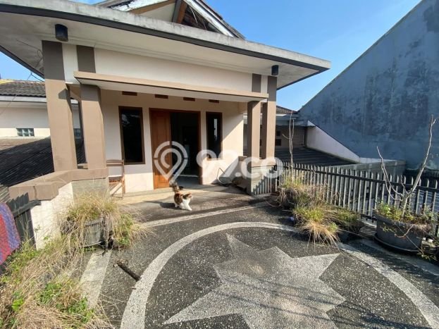 BEST OFFER! Rumah Nyaman area Cimenyan, LT 718m2m² LB 329m2m² BEST OFFER! Rumah Nyaman area Cimenyan, LT 718m2m² LB 329m2m²
