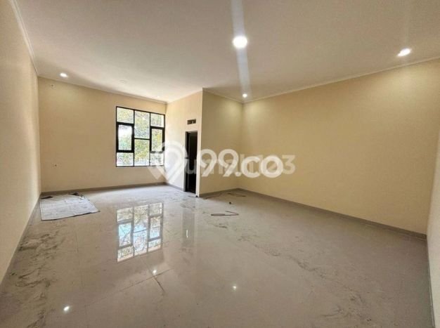 Ruko Kawasan Burangrang, Luas 300m2m², Disewakan, Pusat Komersial, Ready Operasional Ruko Kawasan Burangrang, Luas 300m2m², Disewakan, Pusat Komersial, Ready Operasional