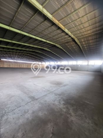 Gudang di , Luas 2000m2m², Disewakan, Area Komersial, Siap Pakai Gudang di , Luas 2000m2m², Disewakan, Area Komersial, Siap Pakai