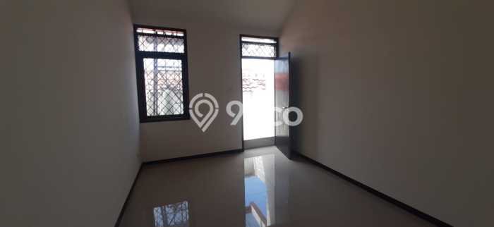 Rumah Modern 2 KT di Taman Holis Indah Bandung Unfurnished Rumah Modern 2 KT di Taman Holis Indah Bandung Unfurnished