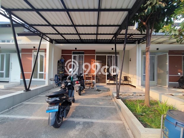 Rumah Modern 2 KT di Taman Kopo Indah Bandung Unfurnished Rumah Modern 2 KT di Taman Kopo Indah Bandung Unfurnished