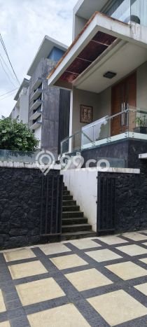 Ready to Use! Premium House LT 287m2 Desain Elegan di mekar wangi Ready to Use! Premium House LT 287m2 Desain Elegan di mekar wangi