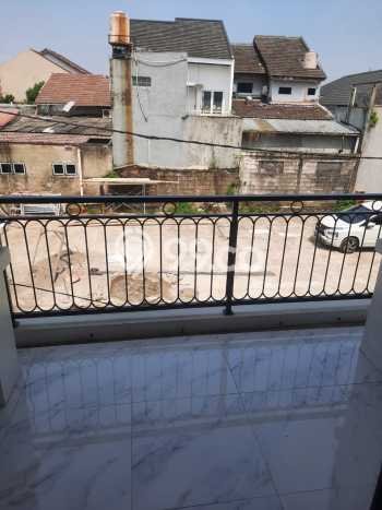 Rumah Modern Cantik 3 KT Bisa Langsung Pindah di Pancoran Mas Rumah Modern Cantik 3 KT Bisa Langsung Pindah di Pancoran Mas