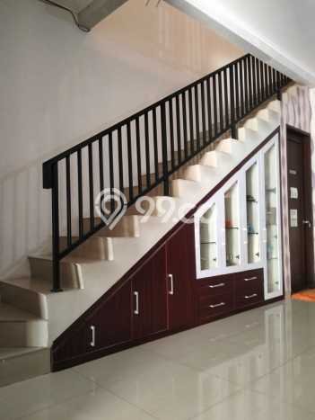 Rumah Elit Modern Siap Huni di Cinere Jakarta Selatan Rumah Elit Modern Siap Huni di Cinere Jakarta Selatan