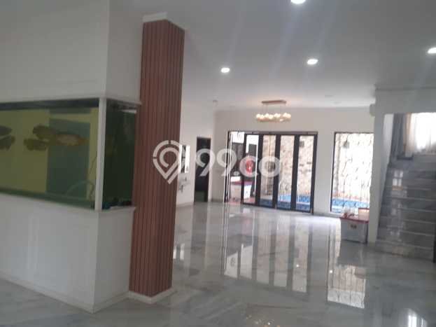 Rumah 7 KT 8 KM LT 300m2m², Luas Bangunan 400m2m² di , Jakarta Selatan Rumah 7 KT 8 KM LT 300m2m², Luas Bangunan 400m2m² di , Jakarta Selatan