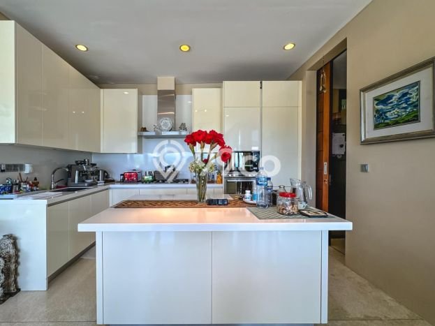Vila Kawasan Kuta Selatan, Dimensi 1450m2m², Cocok untuk tempat tinggal Anda Vila Kawasan Kuta Selatan, Dimensi 1450m2m², Cocok untuk tempat tinggal Anda