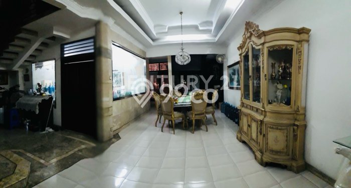 Jual Rumah Luas Megah Dengan View Cantik di Kramat, Jakarta Pusat Jual Rumah Luas Megah Dengan View Cantik di Kramat, Jakarta Pusat