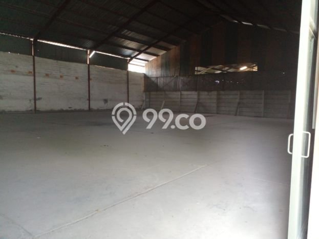 Disewakan Gudang di Kawasan Ramai Semper Luas 1700m2 Disewakan Gudang di Kawasan Ramai Semper Luas 1700m2