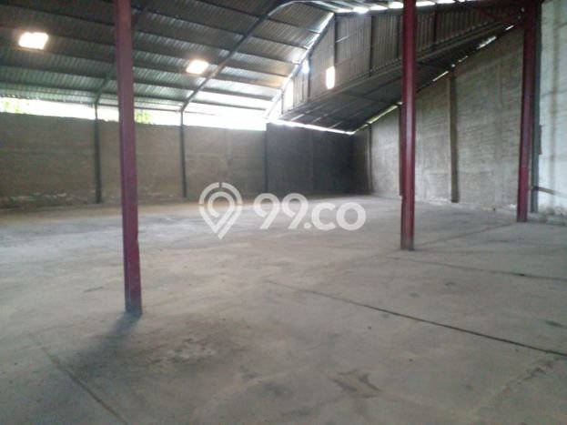 Disewakan Gudang di Kawasan Ramai Semper Luas 1700m2 Disewakan Gudang di Kawasan Ramai Semper Luas 1700m2