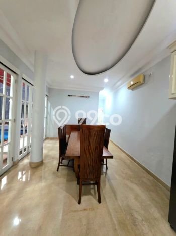 Rumah sewa siap huni 4 Kamar Tidur di Kemang, Jakarta Selatan Rumah sewa siap huni 4 Kamar Tidur di Kemang, Jakarta Selatan