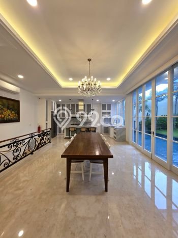 Dijual Rumah Mewah Megah Dengan View Eksklusif di Kemang, Jakarta Selatan Dijual Rumah Mewah Megah Dengan View Eksklusif di Kemang, Jakarta Selatan