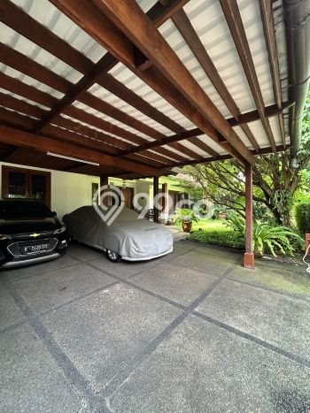 Hunian Eksklusif Siap Huni LT 667m2 di Kebayoran Baru, Jakarta Selatan Hunian Eksklusif Siap Huni LT 667m2 di Kebayoran Baru, Jakarta Selatan
