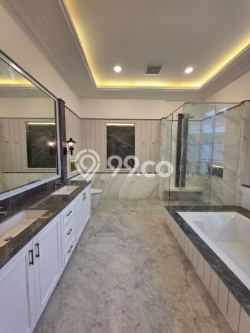 Dijual Rumah Mewah Megah Dengan View Eksklusif di Kemang, Jakarta Selatan Dijual Rumah Mewah Megah Dengan View Eksklusif di Kemang, Jakarta Selatan