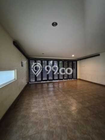 Hunian Minimalis Untuk Disewakan di Kemang Jakarta Selatan 4 KT & 4 KM Hunian Minimalis Untuk Disewakan di Kemang Jakarta Selatan 4 KT & 4 KM