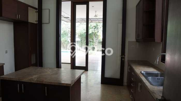 Dijual Rumah Luas Megah Dengan View Eksklusif di Pejaten, Jakarta Selatan Dijual Rumah Luas Megah Dengan View Eksklusif di Pejaten, Jakarta Selatan