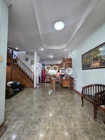 Dijual Rumah Premium dengan Fasilitas Sekitar Lengkap di Pancoran, Jakarta Selatan Dijual Rumah Premium dengan Fasilitas Sekitar Lengkap di Pancoran, Jakarta Selatan