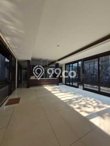 Hunian Minimalis Untuk Disewakan di Kemang Jakarta Selatan 4 KT & 4 KM Hunian Minimalis Untuk Disewakan di Kemang Jakarta Selatan 4 KT & 4 KM
