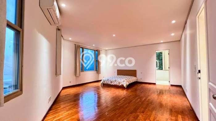 Hunian Modern Untuk Disewakan di scbd Jakarta Selatan 5 KT & 5 KM Hunian Modern Untuk Disewakan di scbd Jakarta Selatan 5 KT & 5 KM