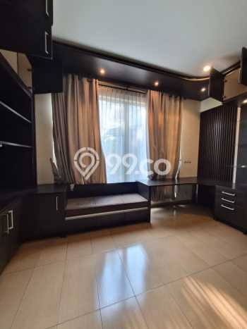 Hunian Minimalis Untuk Disewakan di Kemang Jakarta Selatan 4 KT & 4 KM Hunian Minimalis Untuk Disewakan di Kemang Jakarta Selatan 4 KT & 4 KM