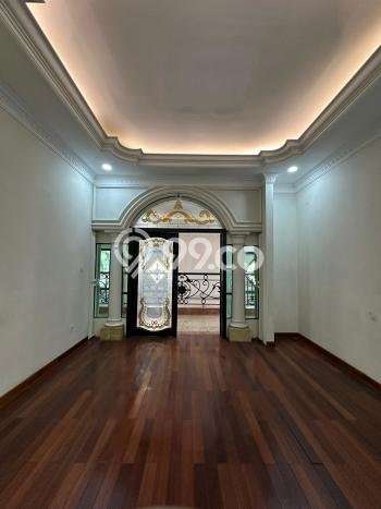 Rumah 8 KT 8 KM di Lokasi Strategis Menteng, Jakarta Pusat Rumah 8 KT 8 KM di Lokasi Strategis Menteng, Jakarta Pusat