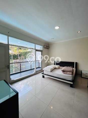 Hunian Mewah LB 500m2 Siap Huni Desain Elegan di Kemang, Jakarta Selatan Hunian Mewah LB 500m2 Siap Huni Desain Elegan di Kemang, Jakarta Selatan