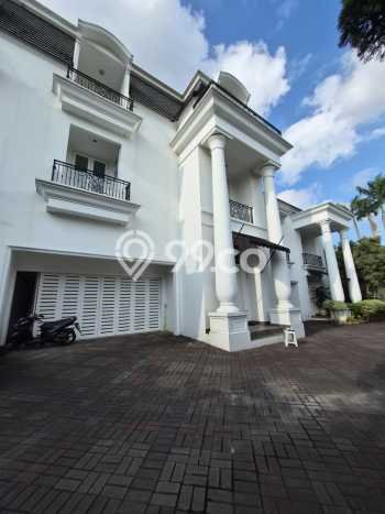 Sewa Rumah Murah di Kemang Jakarta Selatan Punya 4 KT Sewa Rumah Murah di Kemang Jakarta Selatan Punya 4 KT