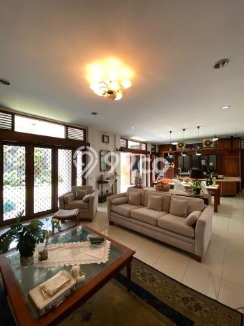 Jual Rumah Luas Elegan Dengan View Eksklusif di Pejaten, Jakarta Selatan Jual Rumah Luas Elegan Dengan View Eksklusif di Pejaten, Jakarta Selatan