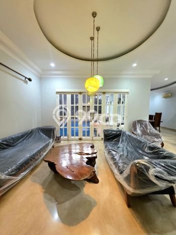 Rumah sewa siap huni 4 Kamar Tidur di Kemang, Jakarta Selatan Rumah sewa siap huni 4 Kamar Tidur di Kemang, Jakarta Selatan