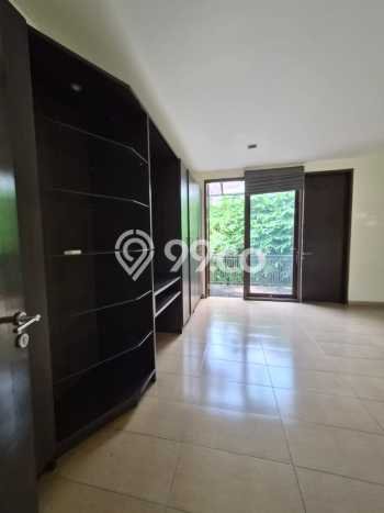 Hunian Minimalis Untuk Disewakan di Kemang Jakarta Selatan 4 KT & 4 KM Hunian Minimalis Untuk Disewakan di Kemang Jakarta Selatan 4 KT & 4 KM