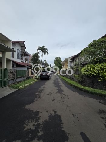 Ready to Use! Luxury House LT 309m2 Desain Modern di Lebak Bulus Ready to Use! Luxury House LT 309m2 Desain Modern di Lebak Bulus