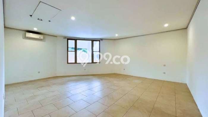 Hunian Modern Untuk Disewakan di scbd Jakarta Selatan 5 KT & 5 KM Hunian Modern Untuk Disewakan di scbd Jakarta Selatan 5 KT & 5 KM
