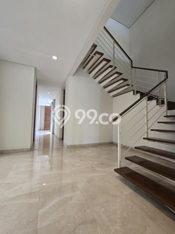 Disewakan! Rumah 5 Kamar Tidur &
5 Kamar Mandi di Kemang, Jakarta Selatan Disewakan! Rumah 5 Kamar Tidur &
5 Kamar Mandi di Kemang, Jakarta Selatan