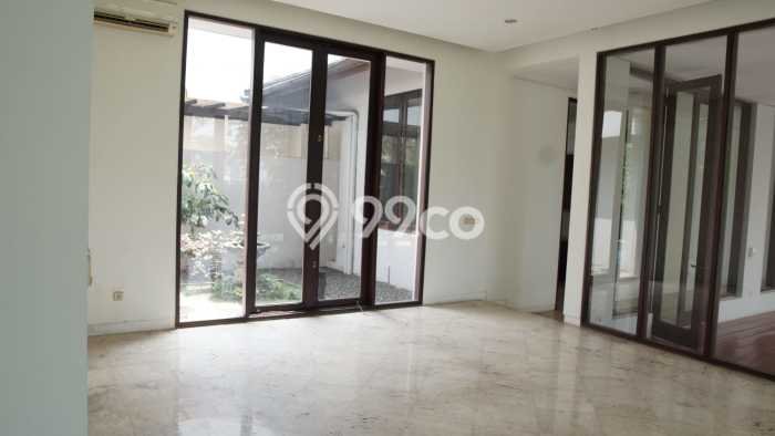 Dijual Rumah Luas Megah Dengan View Eksklusif di Pejaten, Jakarta Selatan Dijual Rumah Luas Megah Dengan View Eksklusif di Pejaten, Jakarta Selatan