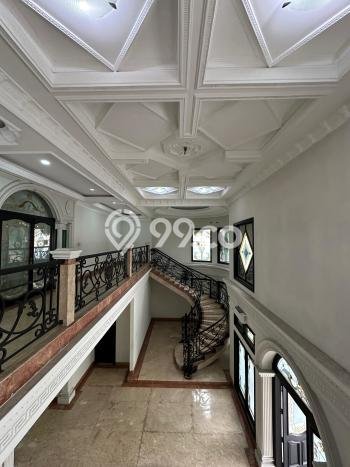 Rumah 8 KT 8 KM di Lokasi Strategis Menteng, Jakarta Pusat Rumah 8 KT 8 KM di Lokasi Strategis Menteng, Jakarta Pusat