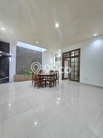 Rumah Luxury Modern Siap Huni di Kemang Jakarta Selatan Rumah Luxury Modern Siap Huni di Kemang Jakarta Selatan