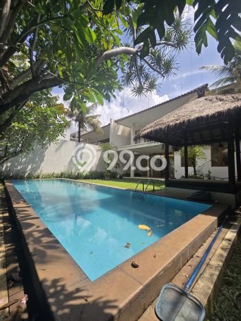 Disewakan! Rumah 5 Kamar Tidur &
5 Kamar Mandi di Kemang, Jakarta Selatan Disewakan! Rumah 5 Kamar Tidur &
5 Kamar Mandi di Kemang, Jakarta Selatan
