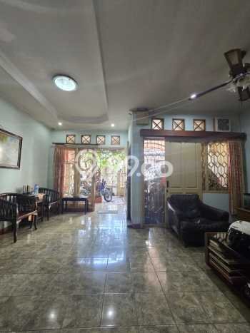 Dijual Rumah Premium dengan Fasilitas Sekitar Lengkap di Pancoran, Jakarta Selatan Dijual Rumah Premium dengan Fasilitas Sekitar Lengkap di Pancoran, Jakarta Selatan