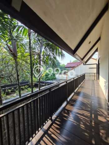 Hunian Minimalis Untuk Disewakan di Kemang Jakarta Selatan 4 KT & 4 KM Hunian Minimalis Untuk Disewakan di Kemang Jakarta Selatan 4 KT & 4 KM