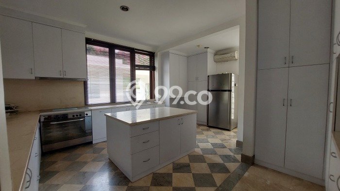 BEST OFFER! Rumah Nyaman area Pondok Indah, Luas 1935m² Bangunan 1400m² BEST OFFER! Rumah Nyaman area Pondok Indah, Luas 1935m² Bangunan 1400m²