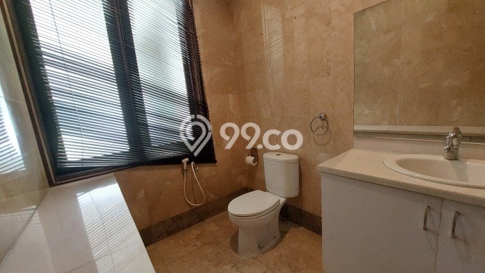 HARGA TERBAIK! Rumah di Pondok Indah, 5 KT, Lingkungan Asri, LT 1935m² Bangunan 1400m² HARGA TERBAIK! Rumah di Pondok Indah, 5 KT, Lingkungan Asri, LT 1935m² Bangunan 1400m²